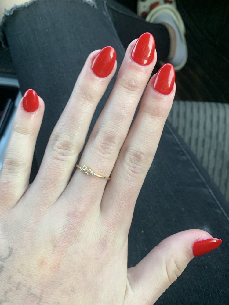 Model Nails Logo
