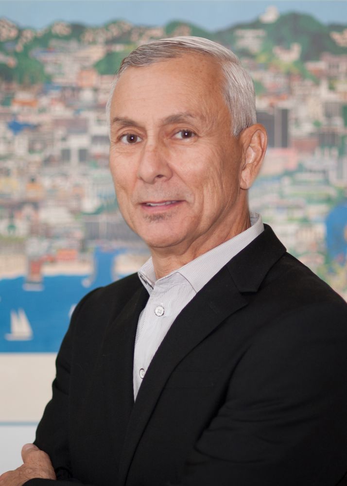 THOMAS APPLEGATERE/MAX REAL ESTATE SPECIALISTS 6695 E Pacific Coast