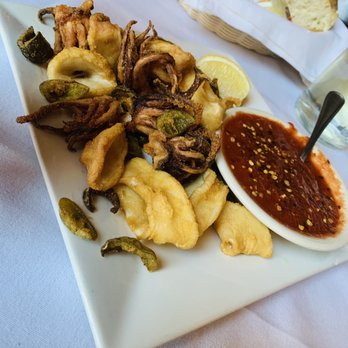 D'Amelio's Italian Eatery - Calamari fra diavolo - Italian Near Me - Waterbury, Connecticut D'Amelio's Italian Eatery - Calamari fra diavolo - Italian Near Me - Waterbury, Connecticut