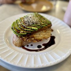 Cafe Mong - Avocado tofu smash
