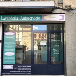 Lavandera Gomez Angel - Here as you get closer, you can see it is indeed a laundromat!