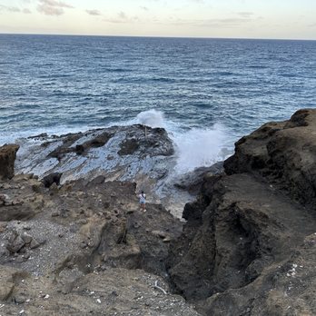 Halona Blowhole Lookout - Beaches Near Me - Honolulu, Hawaii Halona Blowhole Lookout - Beaches Near Me - Honolulu, Hawaii