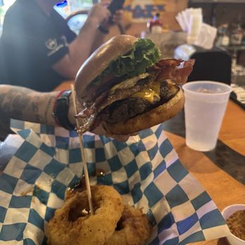 Pawleys Front Porch - Edisto Burger - Burgers Near Me - Columbia, South Carolina