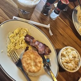 Breakfast platter with hashbrown casserole and iced gingerbread latte (i got my platter with no tomato slice) Breakfast platter with hashbrown casserole and iced gingerbread latte (i got my platter with no tomato slice)