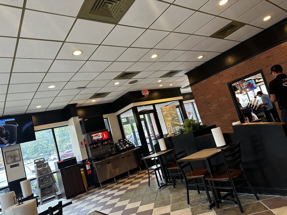 City Grill & Wings - University