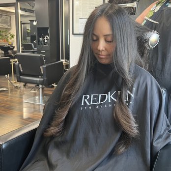 Roxys Hair Chair - Hair Salons Near Me - Encinitas, California