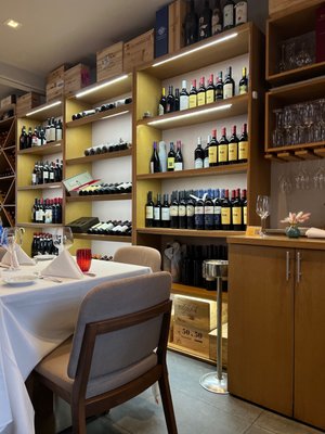 Ferraro's Kitchen Restaurant and Wine Bar by null