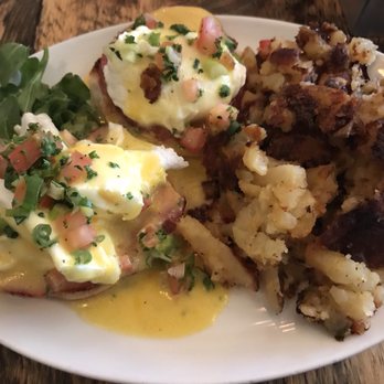 Rove - Eggs Benedict - American Near Me - Forest Hills, New York