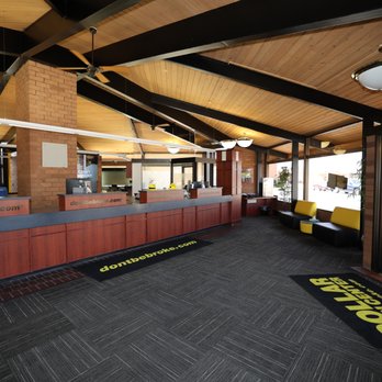 Dollar Loan Center - Dollar Loan Center West Bend - Interior - Installment Loans Near Me - West Bend, Wisconsin Dollar Loan Center - Dollar Loan Center West Bend - Interior - Installment Loans Near Me - West Bend, Wisconsin
