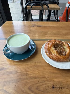 pHlour Bakery & Cafe by null