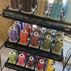 Darn Cute Quilts - We have a verity of threads.