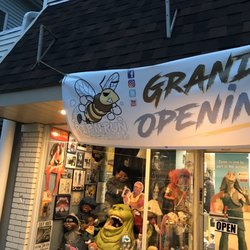 Rip N Run Toys & Collectibles - Outside