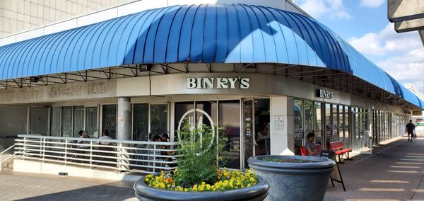 Binky's Eatery by null
