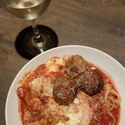 Alfredo's Paradiso - Spaghetti & Meatballs