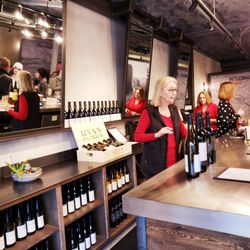 Evergreen Family Wines - Large open counter with modern styling