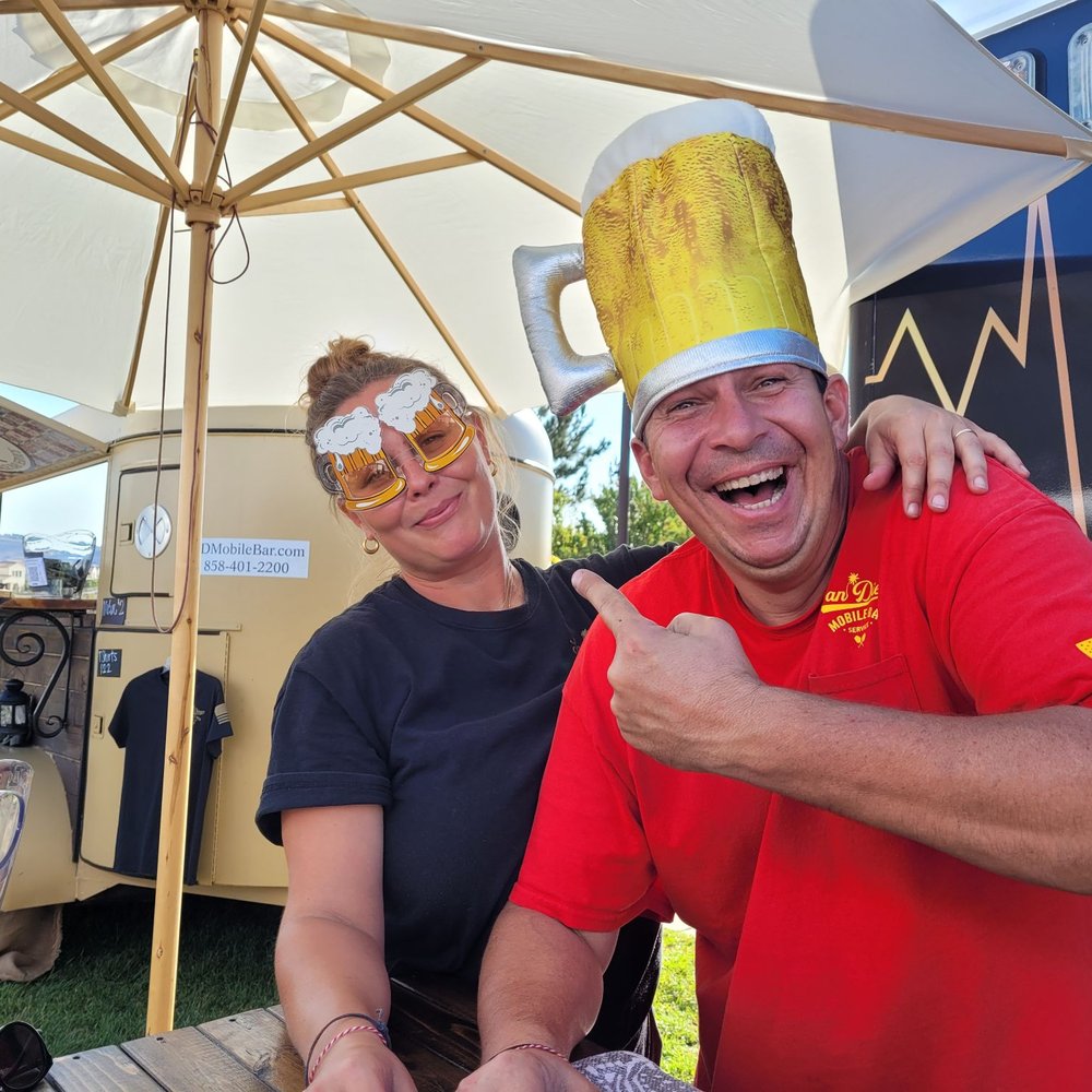 San Diego mobile bar - Team - Caterers Near Me