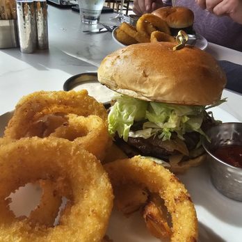 The Bunker Bar - Smash burger - American Near Me - La Quinta, California