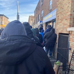 Midtown Comics Astoria Outlet - Opening Day!
