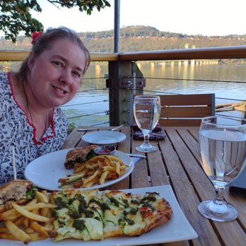 Riverside - Delicious food - New American Near Me - Hood River, Oregon