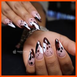 Apple Nails Lounge