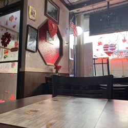 Nonis Coffee Shop - Inside