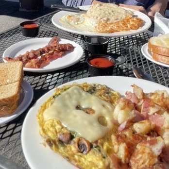 Condor Cafe - American Near Me - Pine Mountain Club, California
