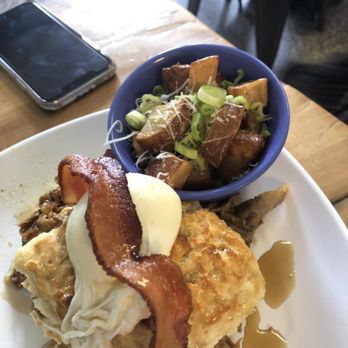 Biscuit Head - Pulled pork sandwich with side potatoes - Cafes Near Me - Asheville, North Carolina