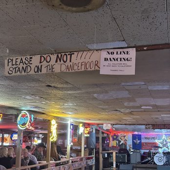 Broken Spoke - No Line Dancing! - Music Venues Near Me - Austin, Texas