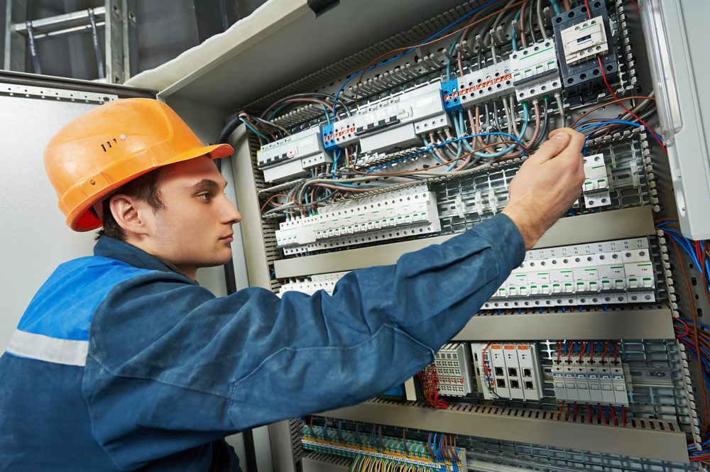 Slide of 5 Star Keenan Electricians
