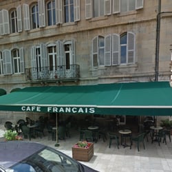 Café Français - Vue de l'extérieur