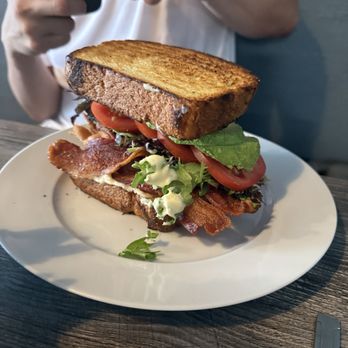 Cos&Pi - The L.A.B.T. (Lettuce, Avocado, Bacon, Tomato) - Breakfast & Brunch Near Me - South Pasadena, California
