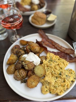 Almond and Oak by null