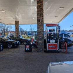 Murphy Express - Outside at the gas station, facing south towards Elmsley Meadows Ln. S Elm-Eugene St to my left. View from pump 8 of 24.