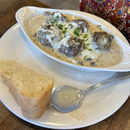 Beef Meatballs with Mushroom Sauce Beef Meatballs with Mushroom Sauce