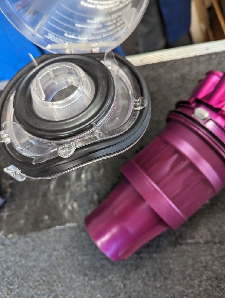 VACUUM WORLD Updated August 2024 2330 Commercial St SE, Salem