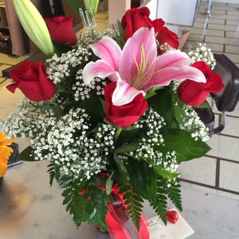 April Flowers - Florists Near Me - Pico Rivera, California