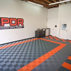 Manny's Paintless Dent Repair - Shop picture