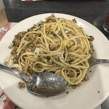 Randazzo's Clam Bar - White Clams Sauce Pasta - Seafood Near Me - Brooklyn, New York