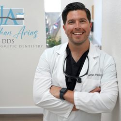 Jonathan Arias DDS