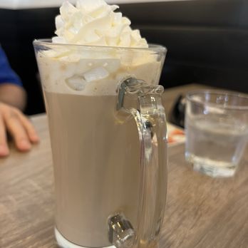 Le Peep Breakfast & Lunch - Coffee with Baileys - Breakfast & Brunch Near Me - Mount Prospect, Illinois