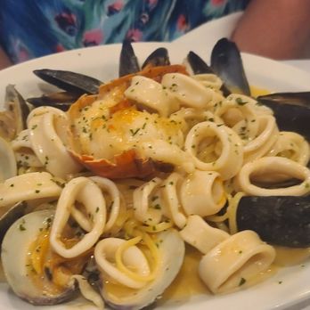 Baldoria - 1/2 lobster tail, mussels and calamari - Italian Near Me - Long Beach, New York