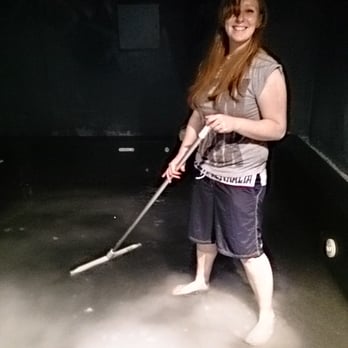 Schwebebad Oberursel - Über eine frische Tonne Salz aufgelöst im Floatingraum Space im Schwebebad Oberursel - Massage Near Me - Oberursel, HE