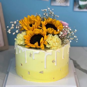 Shero Cakes - Sun Flower Cake - Patisserie/Cake Shop Near Me - Flushing, New York