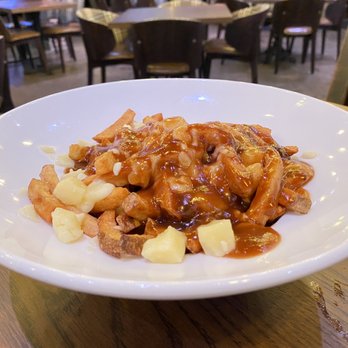 Big Rig Kitchen & Brewery - Poutine delicious. Good cheese - Brewpubs Near Me - Richmond Hill, Ontario