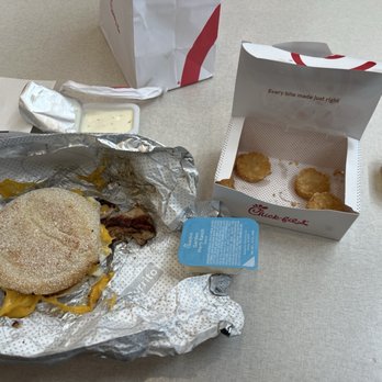 Chick-fil-A - Egg White Grill Hash Browns Chick-fil-A Lemonade - Fast Food Near Me - Pasadena, California Chick-fil-A - Egg White Grill Hash Browns Chick-fil-A Lemonade - Fast Food Near Me - Pasadena, California