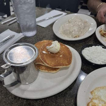 Amy's Cafe - Diners Near Me - Riverside, California