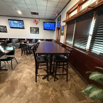 Ali's Pizzaria - Pizza Near Me - Windcrest, Texas