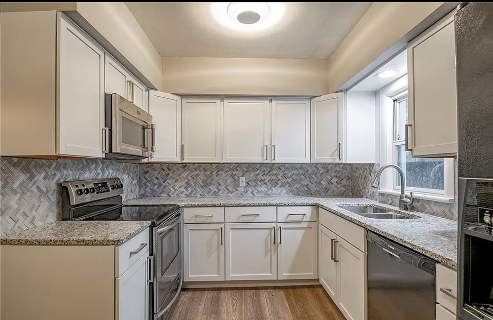 Slide of LM Home Improvement & Renovation