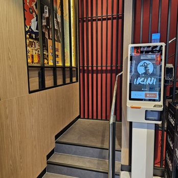 Ikini Ramen - Bestellen kann man an diesem Automaten - Ramen Near Me - Hamburg, HH