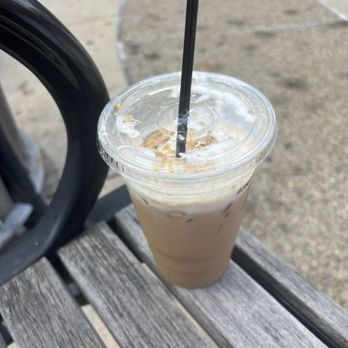 Cafe Flore - iced Apple Pie Latte with oat milk - Coffee & Tea Near Me - Pittsburgh, Pennsylvania